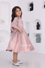 ⁦فستان بناتي فخم مميز⁩ - الصورة ⁦4⁩