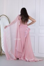 ⁦فستان سهرة بتصميم حديث فخم⁩ - الصورة ⁦3⁩