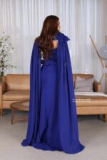 ⁦فستان سهرة بتصميم عصري⁩ - الصورة ⁦3⁩