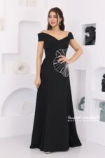 ⁦فستان سهرة بتطريز جانبي أنيق⁩ - الصورة ⁦4⁩