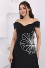 ⁦فستان سهرة بتطريز جانبي أنيق⁩ - الصورة ⁦2⁩