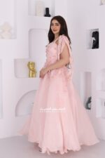 ⁦فستان سهرة بتطريز فخم على الصدر⁩ - الصورة ⁦4⁩