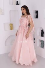 ⁦فستان سهرة بتطريز فخم على الصدر⁩ - الصورة ⁦2⁩