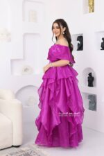 ⁦فستان سهرة بكسرات انيقة في الأسفل⁩ - الصورة ⁦2⁩