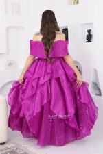 ⁦فستان سهرة بكسرات انيقة في الأسفل⁩ - الصورة ⁦3⁩