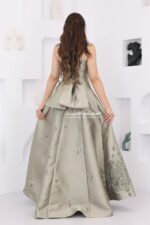 ⁦فستان سهرة راقي بتطريز أنيق⁩ - الصورة ⁦7⁩