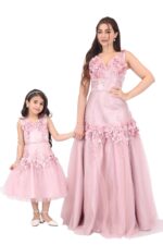 ⁦فستان سهرة راقي بورد بارز⁩ - الصورة ⁦3⁩