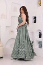 ⁦فستان سهرة فخم بفونكة بالصدر⁩ - الصورة ⁦6⁩