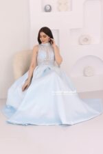 ⁦فستان سهرة فخم بياقة عالية⁩ - الصورة ⁦5⁩