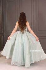 ⁦فستان سهرة كسرات أنيقة⁩ - الصورة ⁦3⁩