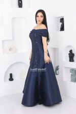 ⁦فستان سهرة ملكي بتصميم فخم⁩ - الصورة ⁦3⁩