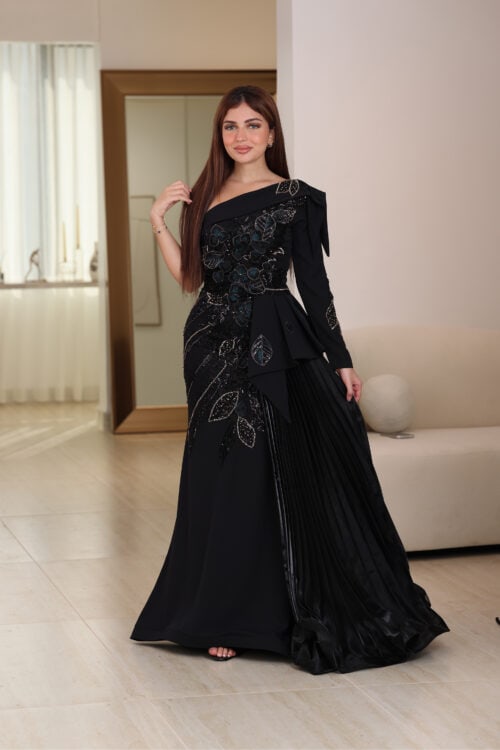 فستان سهرة ملكي بتطريز