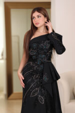 ⁦فستان سهرة ملكي بتطريز⁩ - الصورة ⁦8⁩